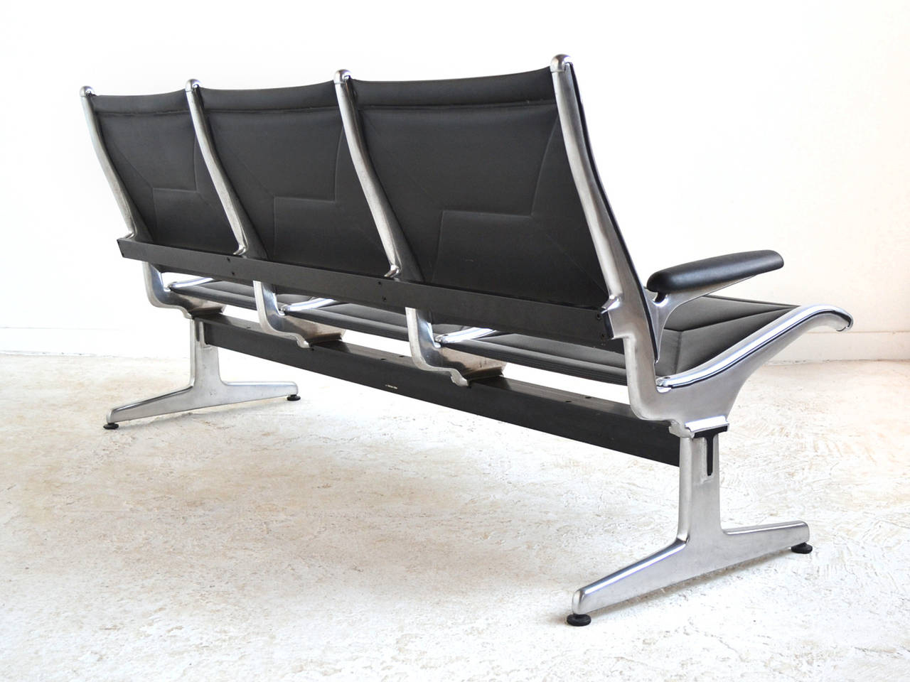 公共座椅|机场椅|办公火狐官方网站|火狐HUOHU（中国）火狐官方网站|伊姆斯串联吊索等候排椅